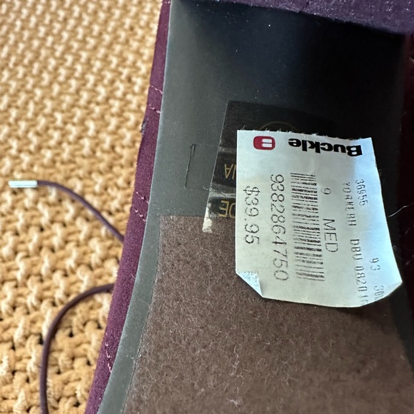 Burgundy heel boots - Picture 9 of 10